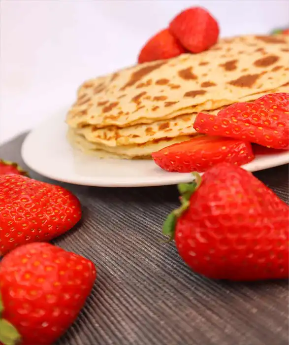 vegan pancakes fluffy strawberry