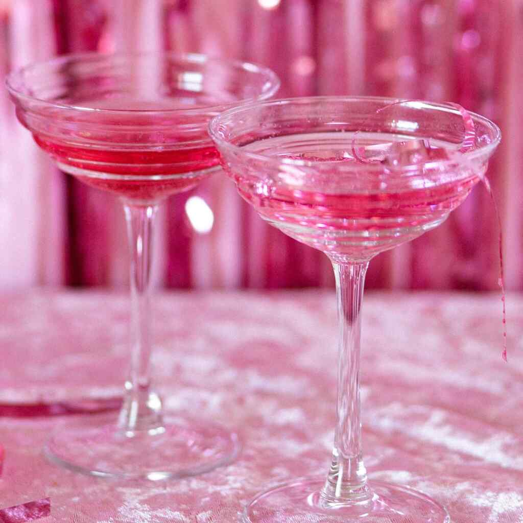 23 Irresistibly Pink Cocktail Recipes