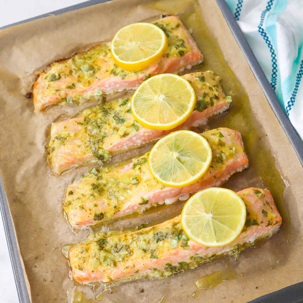 Recette facile de saumon cuit au four - Parfait pour les dîners de semaine