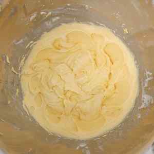 Golden Snitch Vanilla Cupcakes