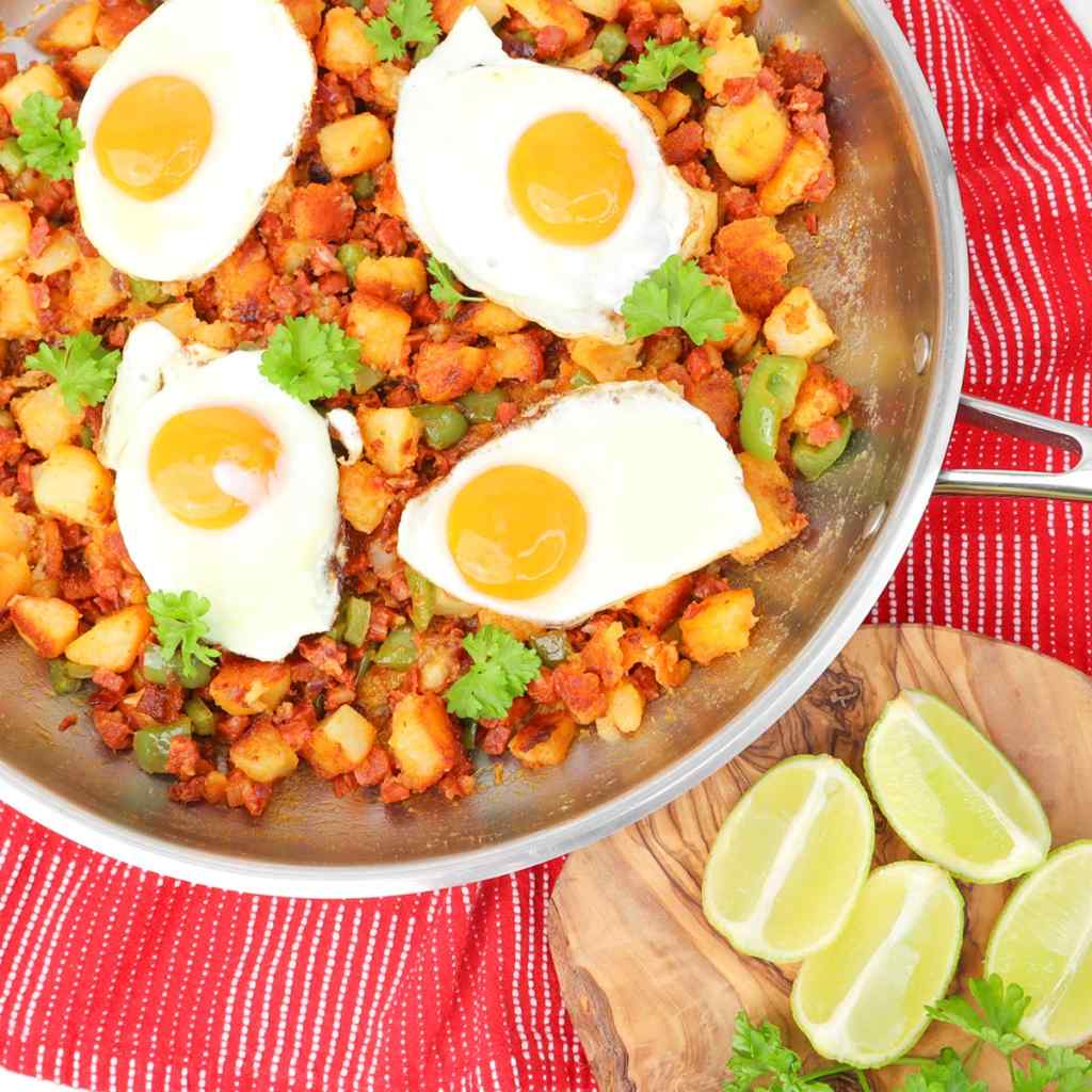 Hash de papa y chorizo: un desayuno abundante y favorito