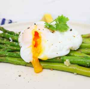 Roasted Asparagus with Poached Eggs